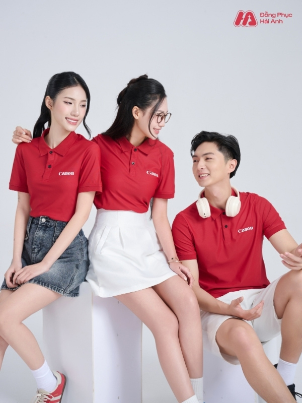 Đồng phục Canon làm từ vải Coolmate có độ co giãn tốt