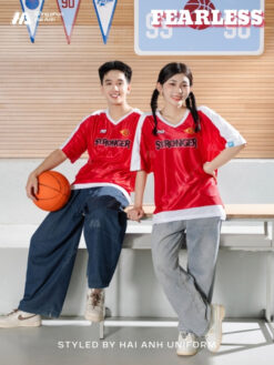 Mẫu Áo Thun Đồng Phục Lớp Oversize Cổ Tim Fearless Màu Đỏ Đô