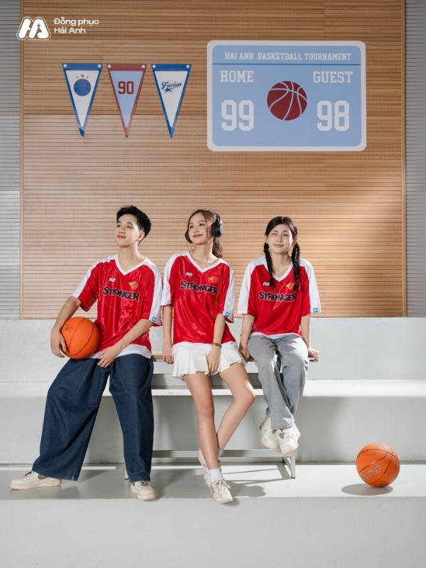 Mẫu Áo Thun Đồng Phục Lớp Oversize Cổ Tim Fearless Màu Đỏ Đô - ảnh 3