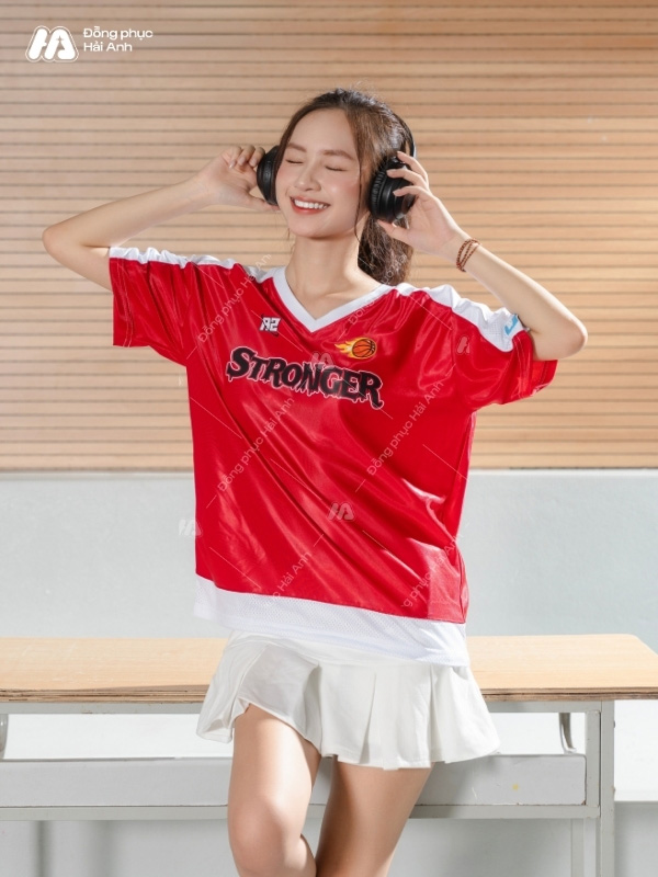 Mẫu Áo Thun Đồng Phục Lớp Oversize Cổ Tim Fearless Màu Đỏ Đô - ảnh 4