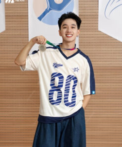 Mẫu Áo Thun Đồng Phục Lớp Oversize Cổ Tim Fearless Màu Kem Cheese - ảnh 3