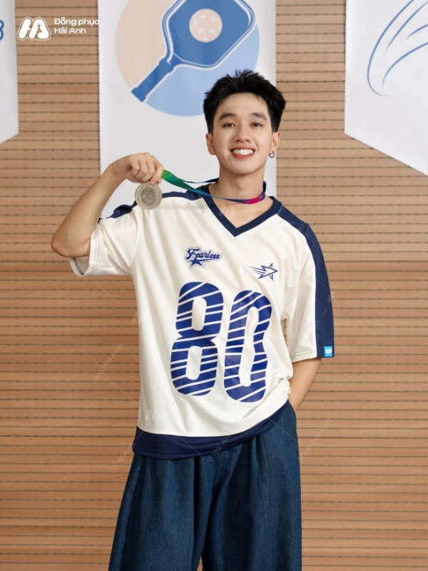Mẫu Áo Thun Đồng Phục Lớp Oversize Cổ Tim Fearless Màu Kem Cheese - ảnh 3