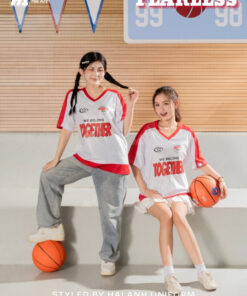Mẫu Áo Thun Đồng Phục Lớp Oversize Cổ Tim Fearless Màu Trắng