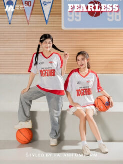 Mẫu Áo Thun Đồng Phục Lớp Oversize Cổ Tim Fearless Màu Trắng