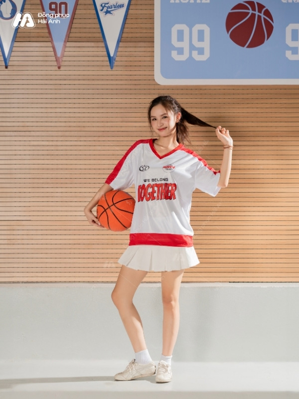 Mẫu Áo Thun Đồng Phục Lớp Oversize Cổ Tim Fearless Màu Trắng - ảnh 4