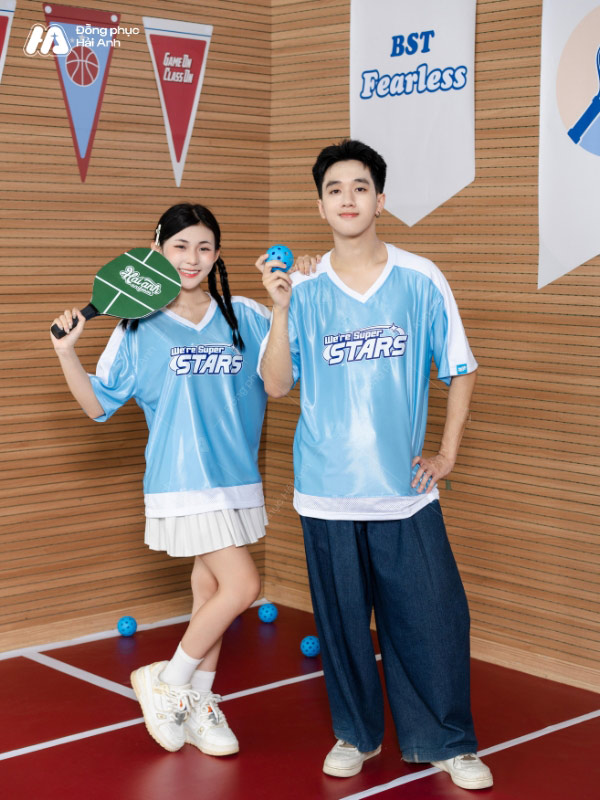 Mẫu Áo Thun Đồng Phục Lớp Oversize Cổ Tim Fearless Màu Xanh Da Trời - ảnh 3