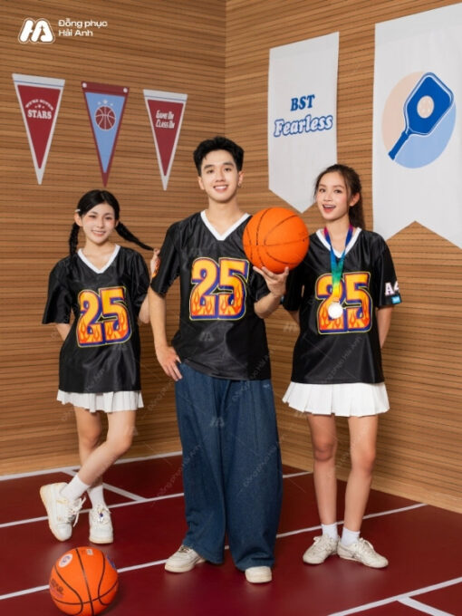 Mẫu Áo Thun Đồng Phục Lớp Oversize Cổ Tim Màu Đen - ảnh 5