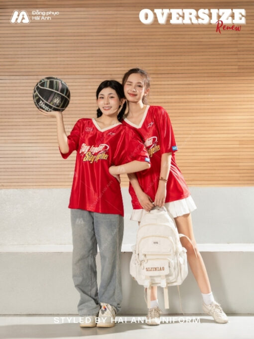 Mẫu Áo Thun Đồng Phục Lớp Oversize Cổ Tim Màu Đỏ Đô