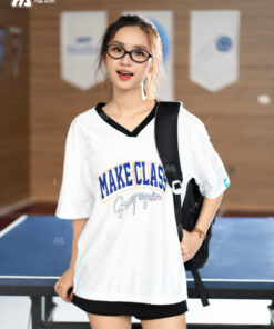 Mẫu Áo Thun Đồng Phục Lớp Oversize Cổ Tim Màu Trắng - ảnh 3