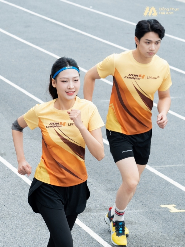 Mẫu Áo Thun Đồng Phục In Chuyển Nhiệt Run 4 Change - ảnh 2