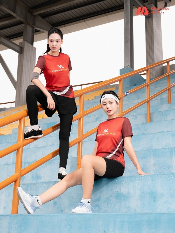 Mẫu áo thun VnExpress Marathon chất liệu Smart Tex thoáng mát, co giãn tốt