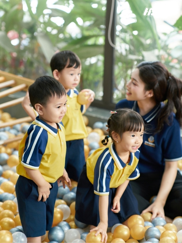 Mẫu Đồng Phục Mầm Non Hacool 01 Màu Vàng Cúc - ảnh 4