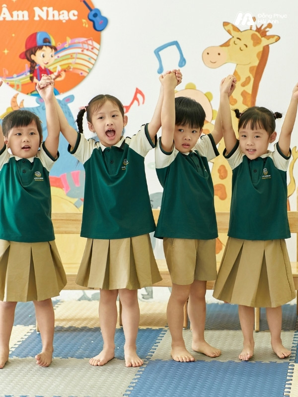 Chất vải Hacool mềm mịn, co giãn tốt, thoáng mát cả ngày