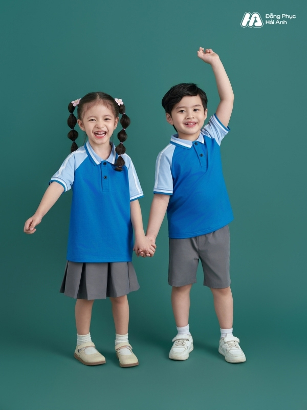 Mẫu Đồng Phục Mầm Non Hacool 01 Màu Xanh Ya Đậm