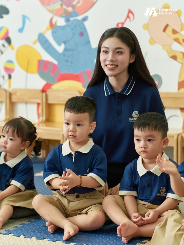 Mẫu Đồng Phục Mầm Non Hacool 02 Màu Xanh Đen - ảnh 2