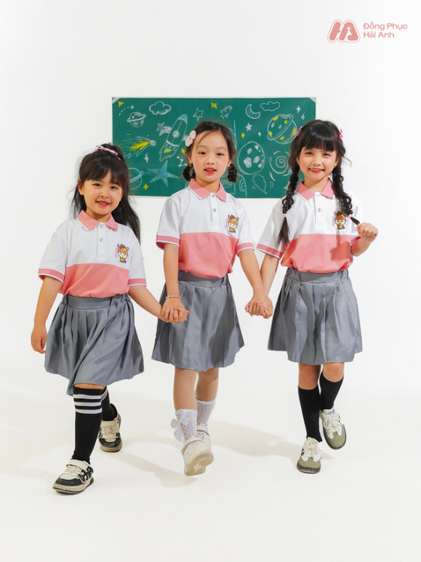 Mẫu Đồng Phục Mầm Non Màu Hồng Phối Nửa Thân - ảnh 3