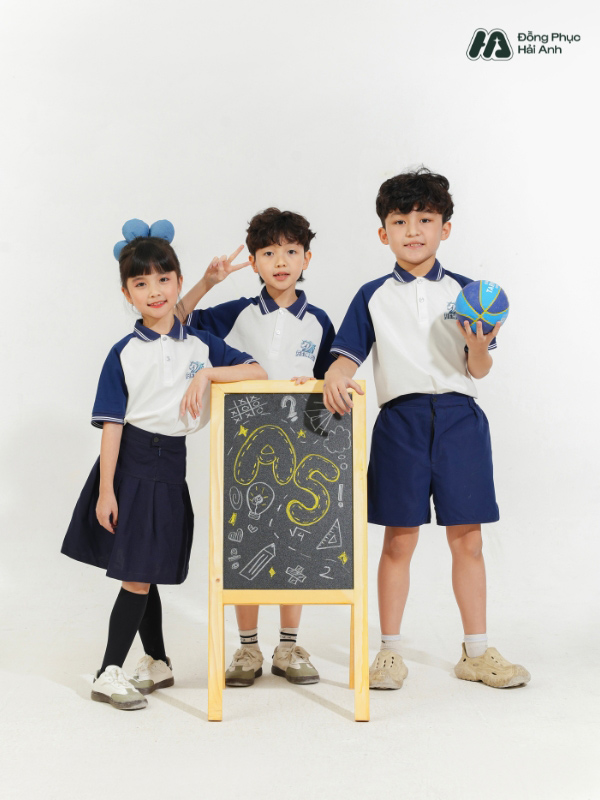 Mẫu Đồng Phục Mầm Non Màu Trắng Phối Xanh Đen - ảnh 2