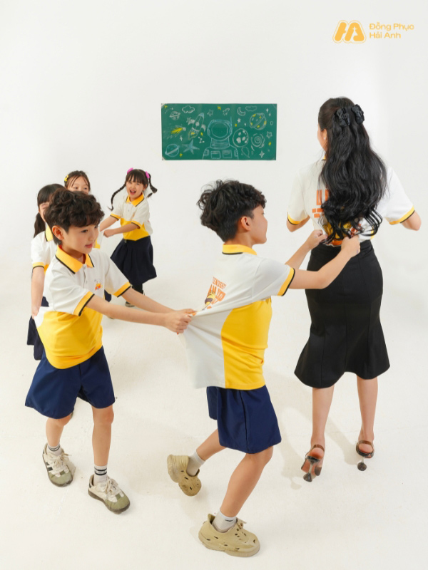 Mẫu Đồng Phục Mầm Non Màu Vàng Phối Nửa Thân - ảnh 4