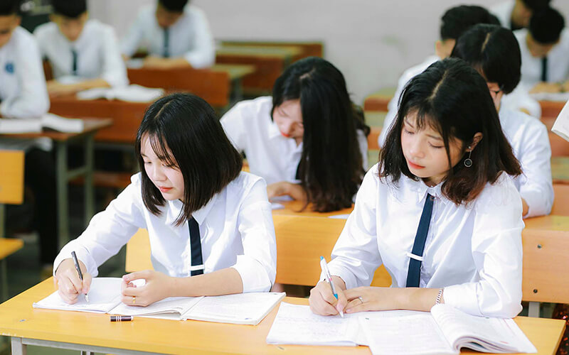 Tự trả lời trước rồi đọc đáp án sau là mẹo làm bài thi trắc nghiệm nhanh chóng