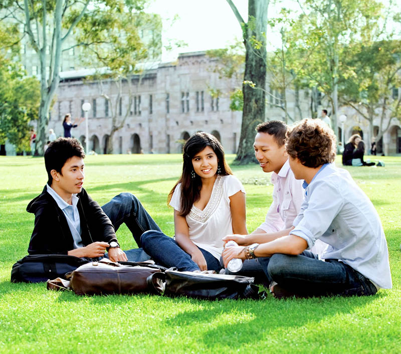 Du học sinh phải làm quen với phương pháp học tập và giảng dạy mới 