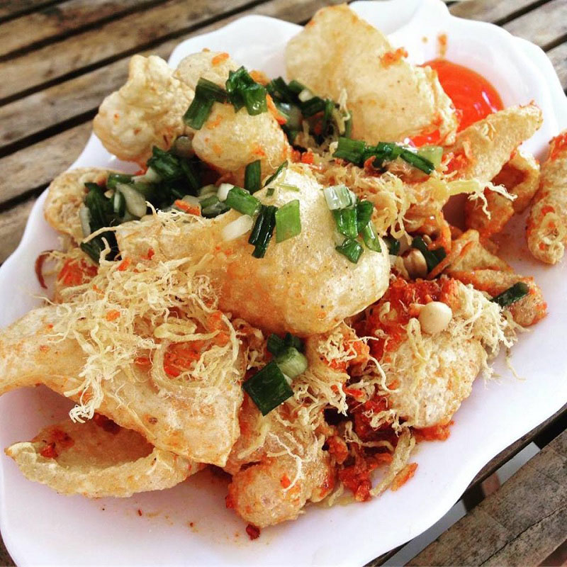 Quán ăn vặt ngon - Da heo chiên giòn dì Lan