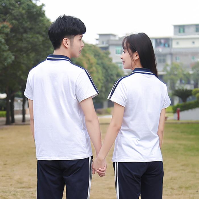 Chất liệu vải may thoáng mát giúp các bạn trẻ thoải mái khi vận động