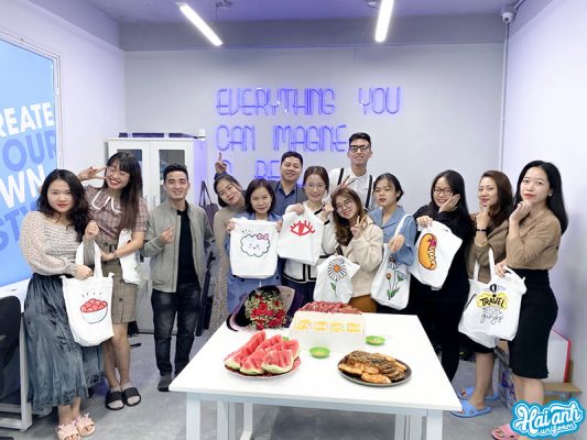 Tập thể phòng kinh doanh