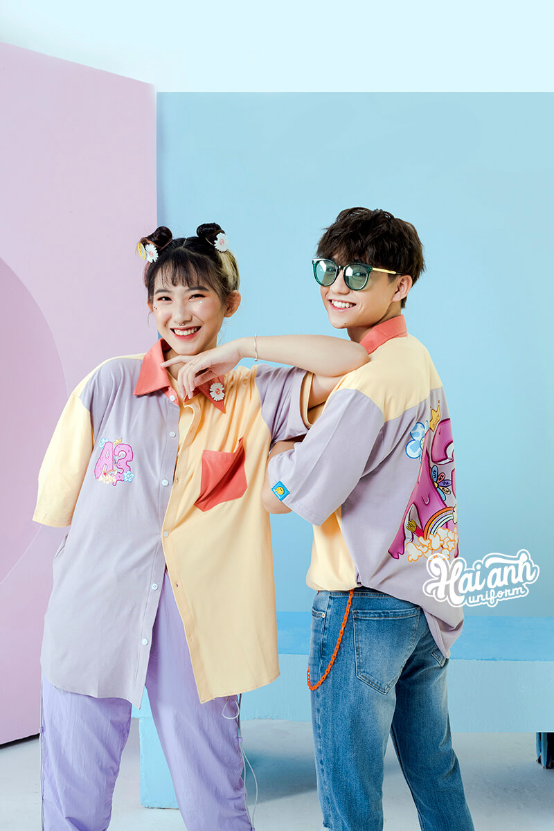 Tạo dáng chụp ảnh đôi bạn thân nam nữ