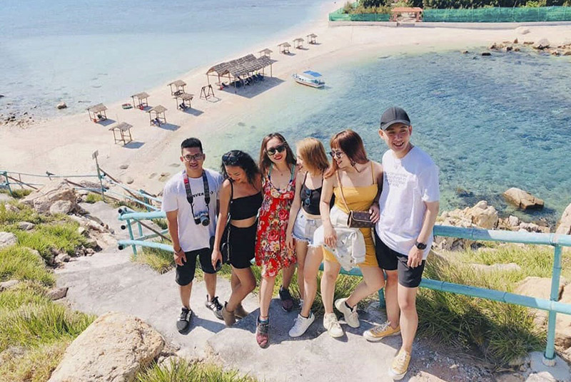 Hoàng Phúc là công ty du lịch chuyên cung cấp các tour tham quan vùng vịnh, hòn đảo đẹp ở Nha Trang