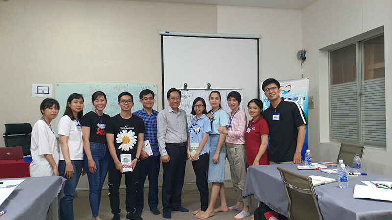 Hình ảnh các học viên tại trung tâm đào tạo kỹ năng mềm Cuộc Sống Đúng Nghĩa