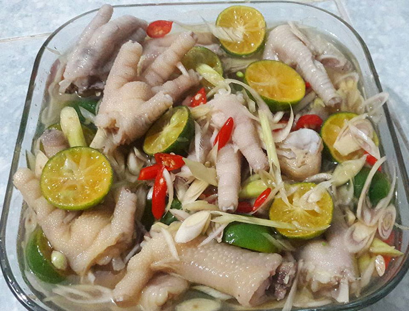 Chân gà sả ớt - Món ăn vặt thần thánh không thể thiếu của hội chị em